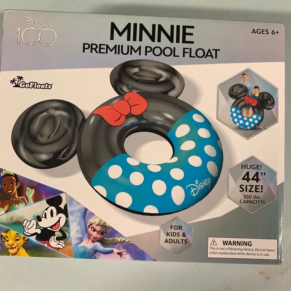 MINNIE MOUSE POOL FLOAT